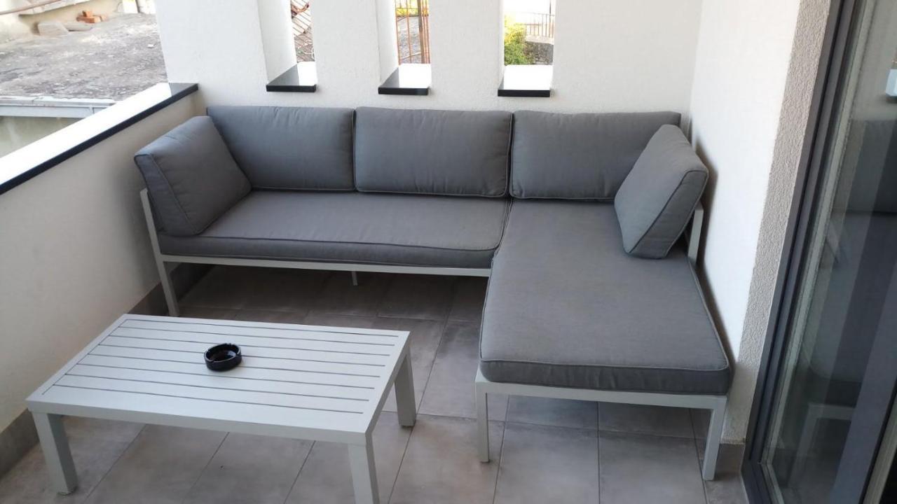 ביוגראד נה מורו Apartments Star With Pool מראה חיצוני תמונה