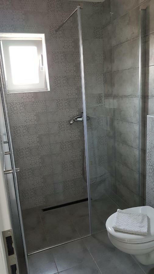 ביוגראד נה מורו Apartments Star With Pool מראה חיצוני תמונה