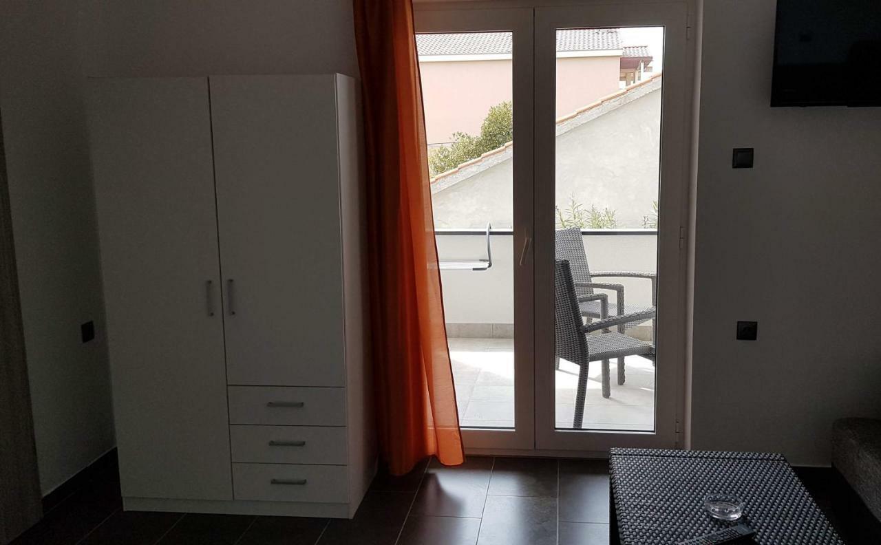 ביוגראד נה מורו Apartments Star With Pool מראה חיצוני תמונה