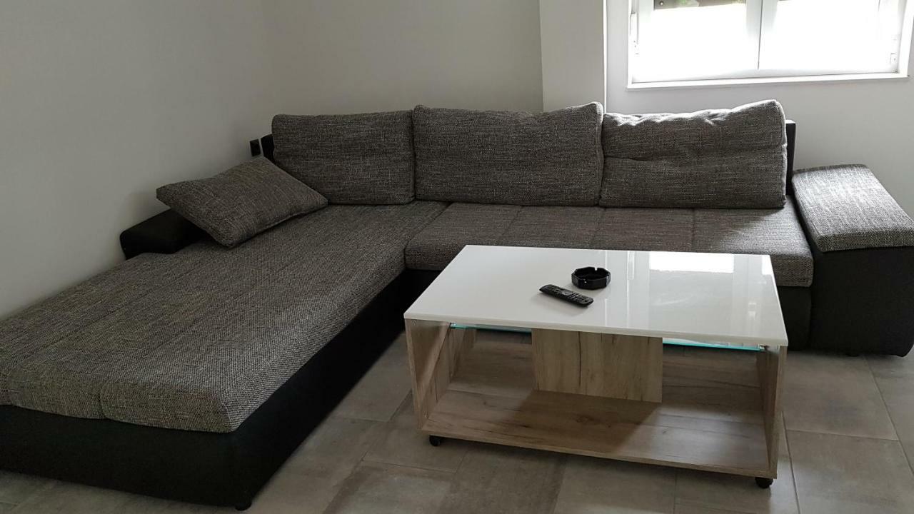 ביוגראד נה מורו Apartments Star With Pool מראה חיצוני תמונה