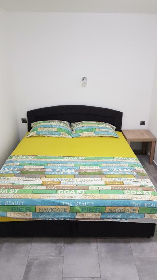 ביוגראד נה מורו Apartments Star With Pool מראה חיצוני תמונה