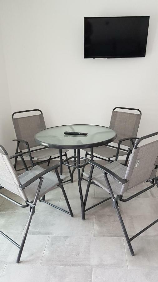 ביוגראד נה מורו Apartments Star With Pool מראה חיצוני תמונה