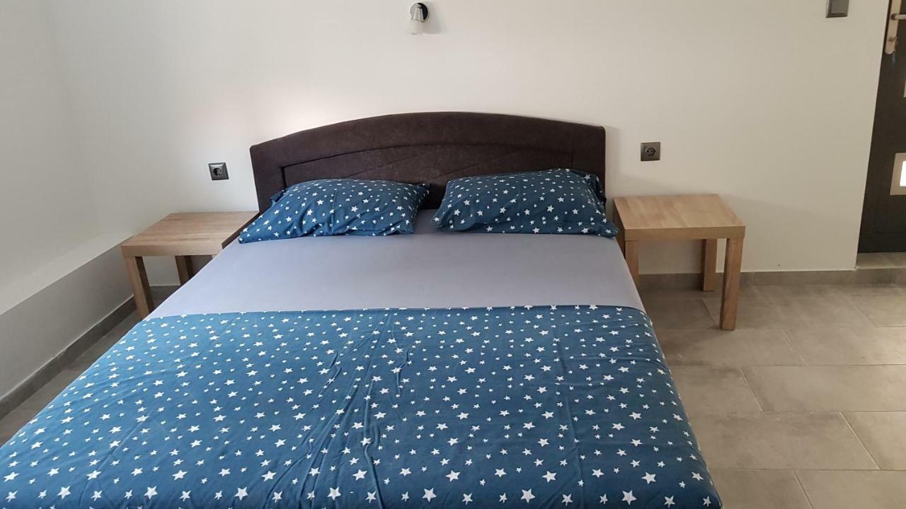 ביוגראד נה מורו Apartments Star With Pool מראה חיצוני תמונה