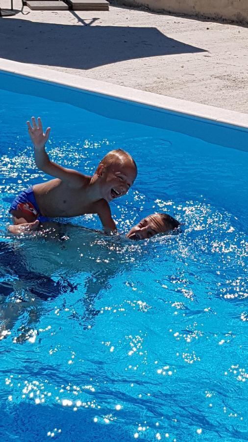 ביוגראד נה מורו Apartments Star With Pool מראה חיצוני תמונה