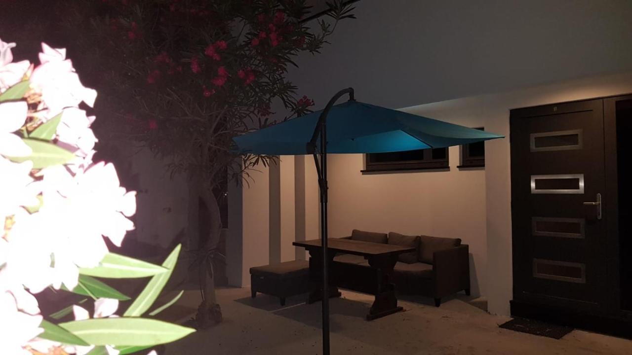ביוגראד נה מורו Apartments Star With Pool מראה חיצוני תמונה